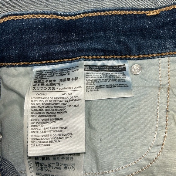 Levis Womens Denim Mid Length Shorts Sz 32 - Picture 8 of 9